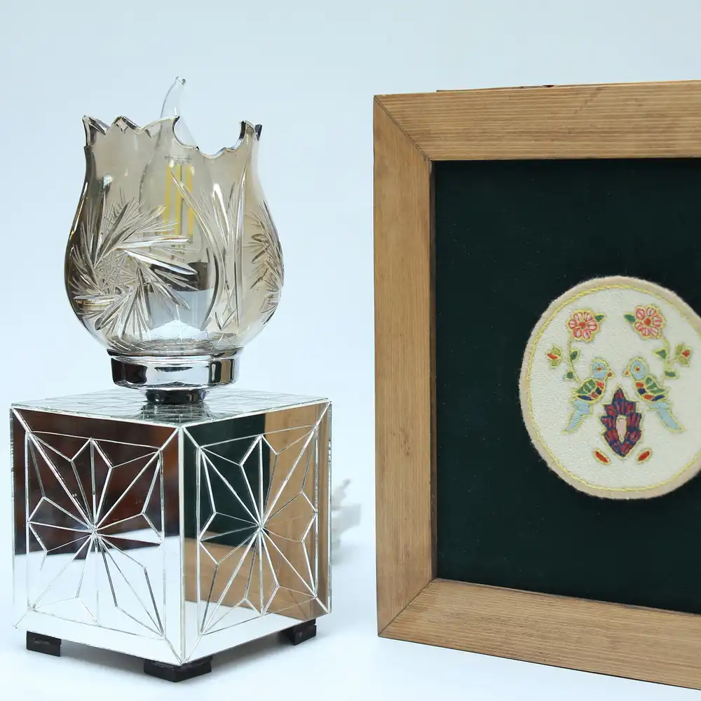 Four Guiding Lanterns